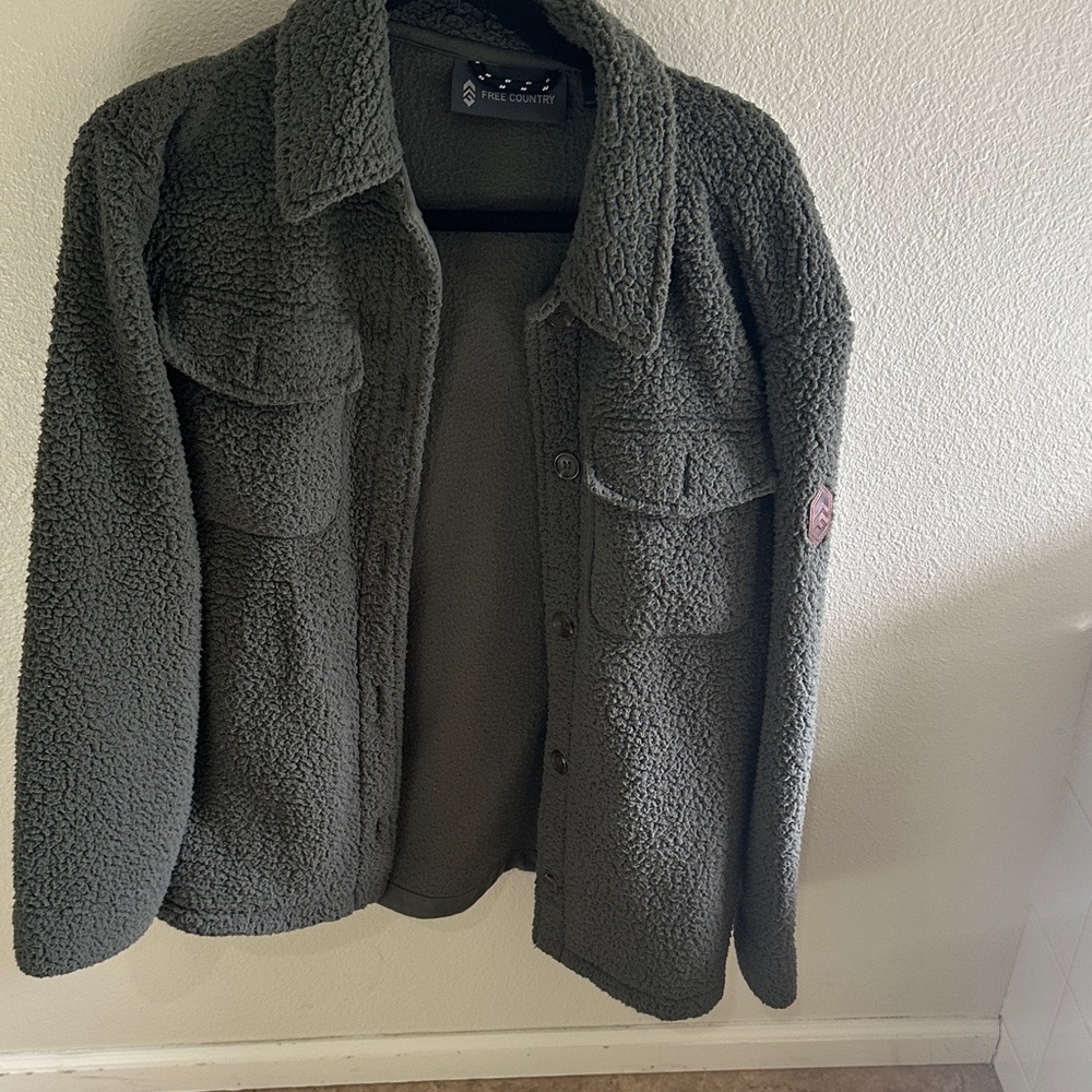 Free Country women’s  Dark green  Sherpa long sleeve. Worn twice.  Exc condition